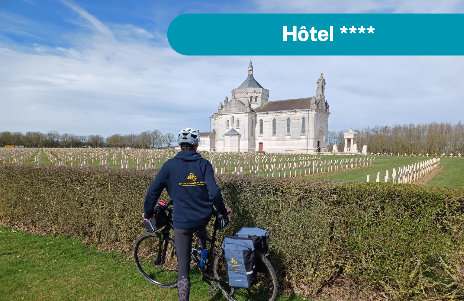 Cycliste devant notre dame de lorette 